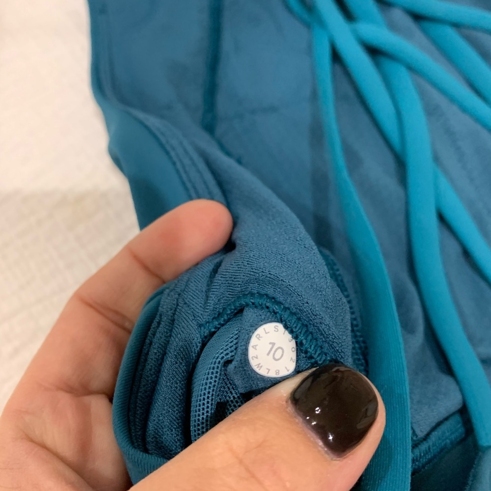 ONLY THE ; Blue Lululemon Sports Bra - Picture 2 of 4